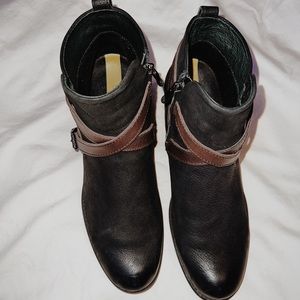 Bussola Black Leather  Ankle Boots